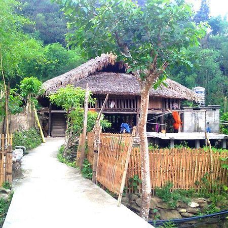 Thon Tha Tay Stilt House Appartamento Ha Giang Esterno foto