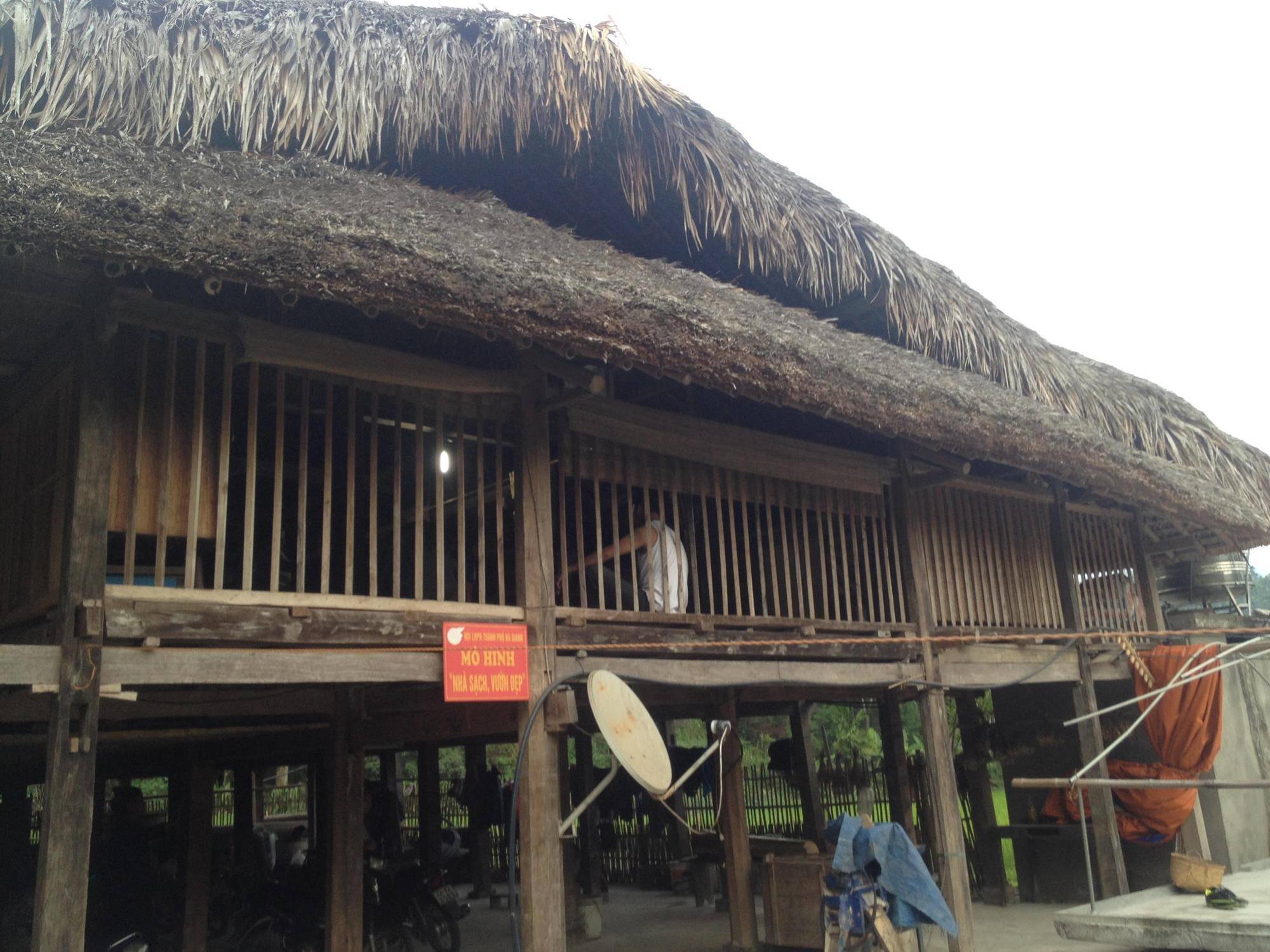 Thon Tha Tay Stilt House Appartamento Ha Giang Esterno foto